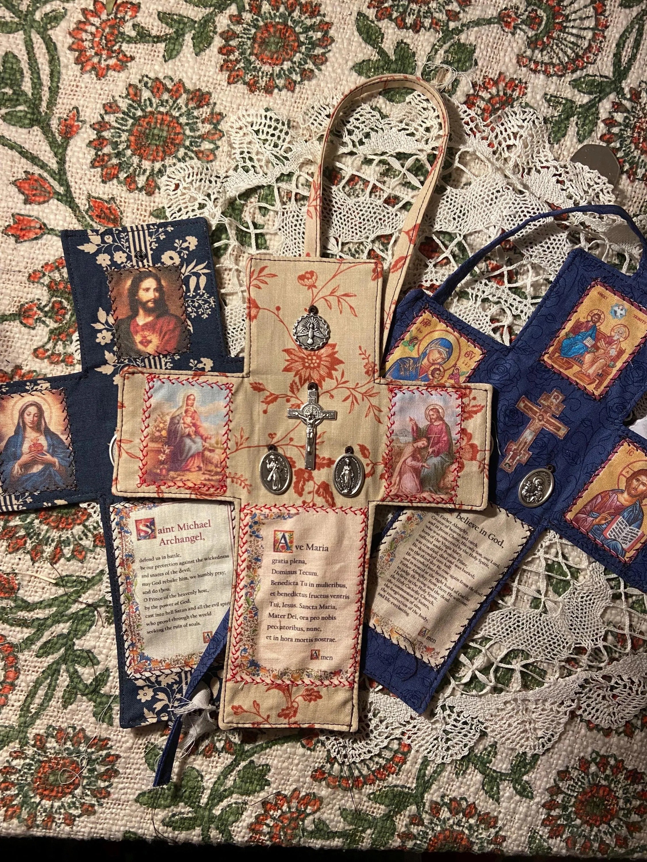 🔥Flash Sale 60% OFF✝️Handmade Portable Catholic Altar for Daily Prayer & Devotion|🎁Christian Catholic Gifts