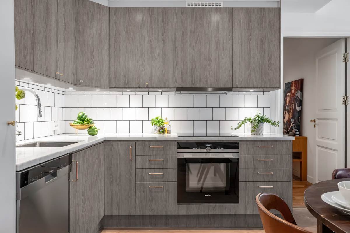 NEWPORT COLLECTION  SHORELINE (Frameless)