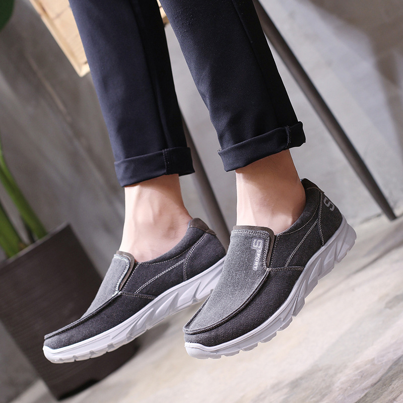 MEN'S WIDE-FIT COMFORTABLE ARCH SUPPORT SNEAKERS