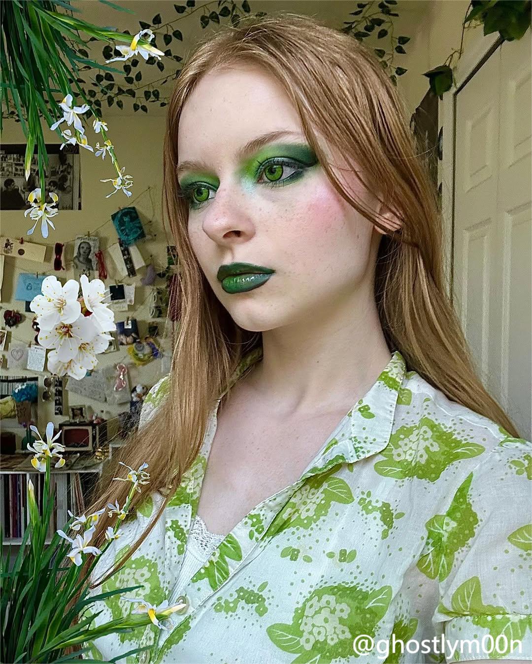 Akiwaii Mirage Lens Green [Yearly]