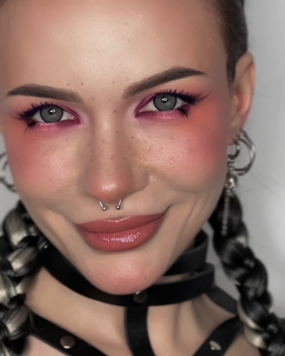 Akiwaii Wynn Grey [Yearly]