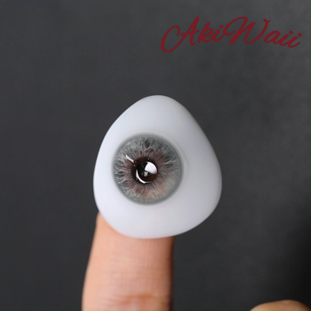 Akiwaii Silver Cat Grey | Yearly Colored Contact Lenses