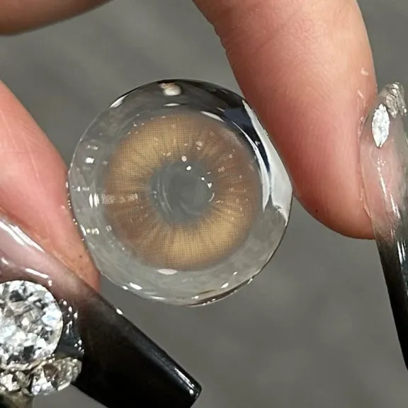 Akiwaii Tressa Brown [Yearly]