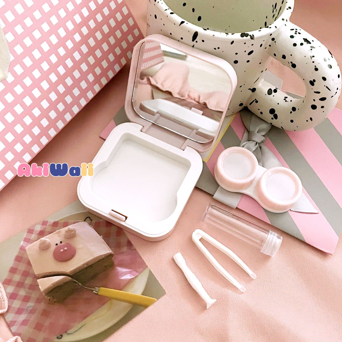 Akiwaii TwinkleGaze Lens Case
