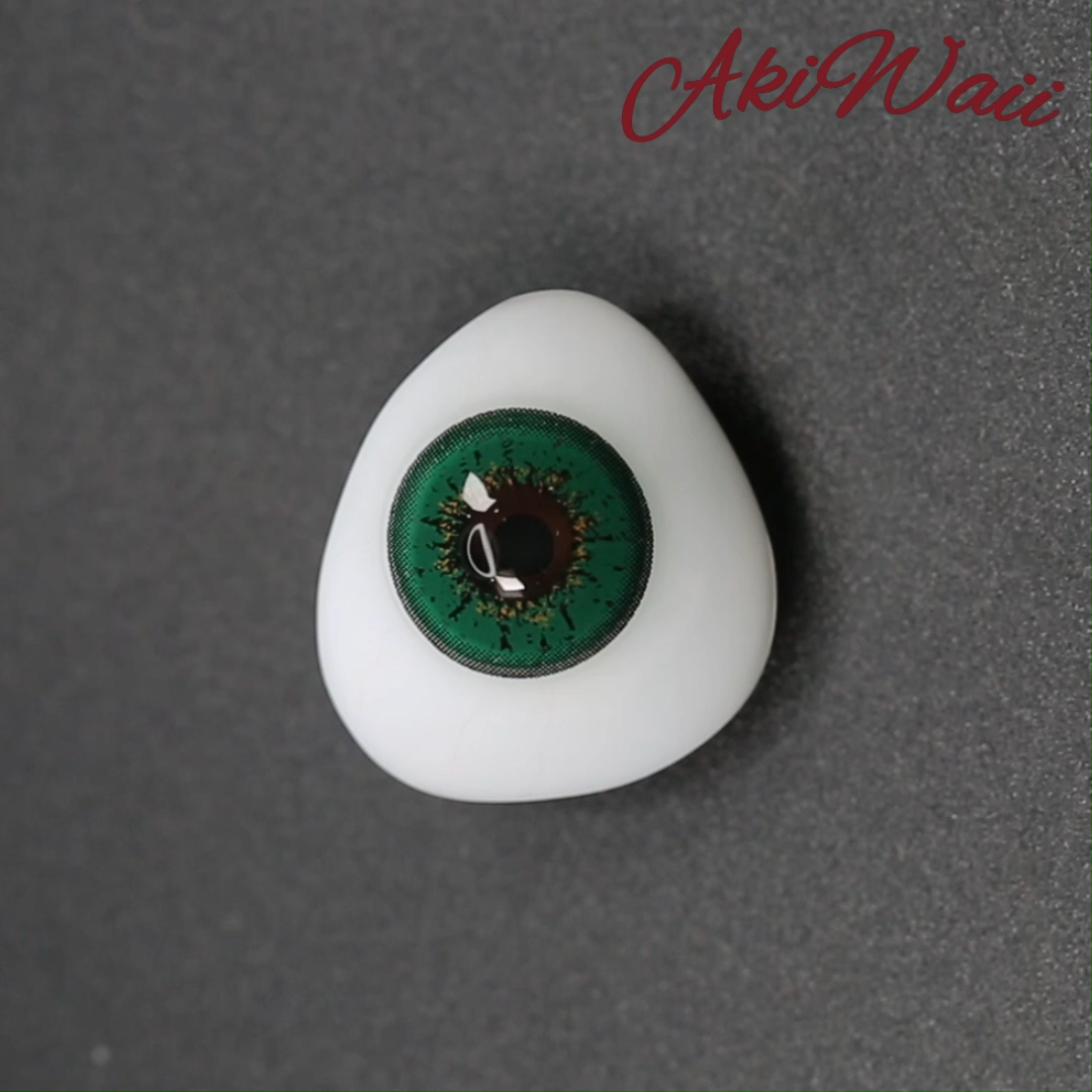 Akiwaii Kivie Green Daily Contacts | Vibrant Cosplay Green