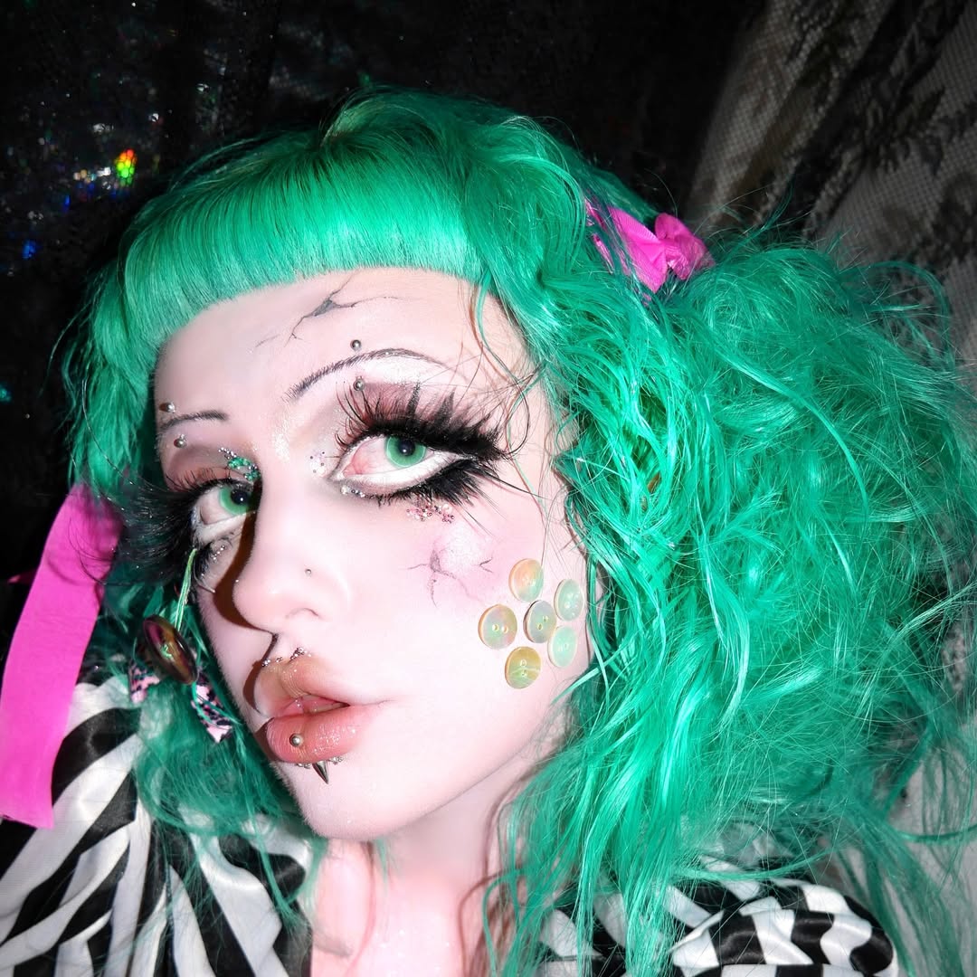 Akiwaii Glowline Green [Yearly]