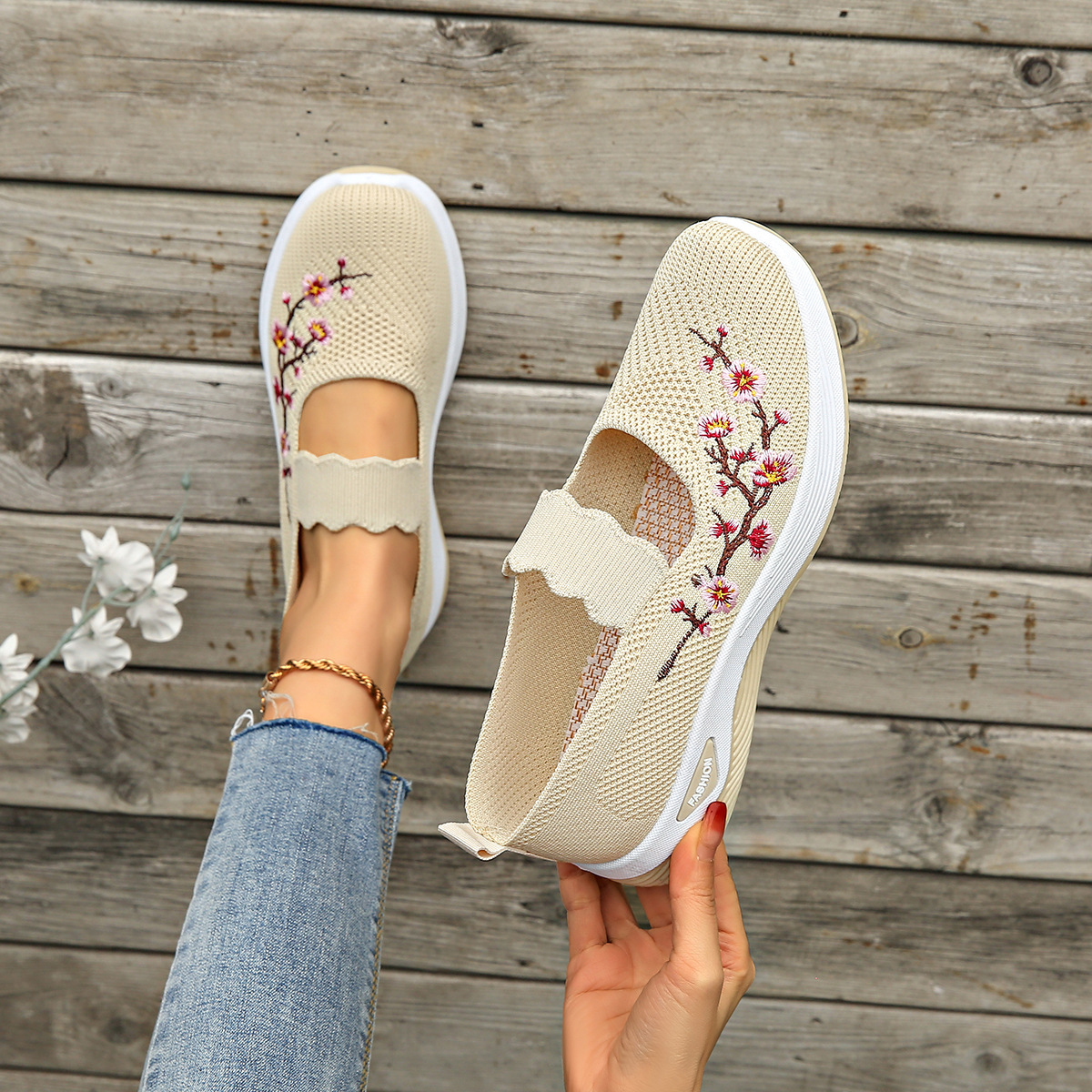 🔥Last Day Promotion 70% OFF🔥- Women's comfortable breathable floral knitted sneakers