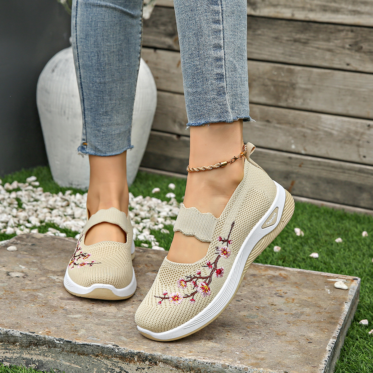 🔥Last Day Promotion 70% OFF🔥- Women's comfortable breathable floral knitted sneakers