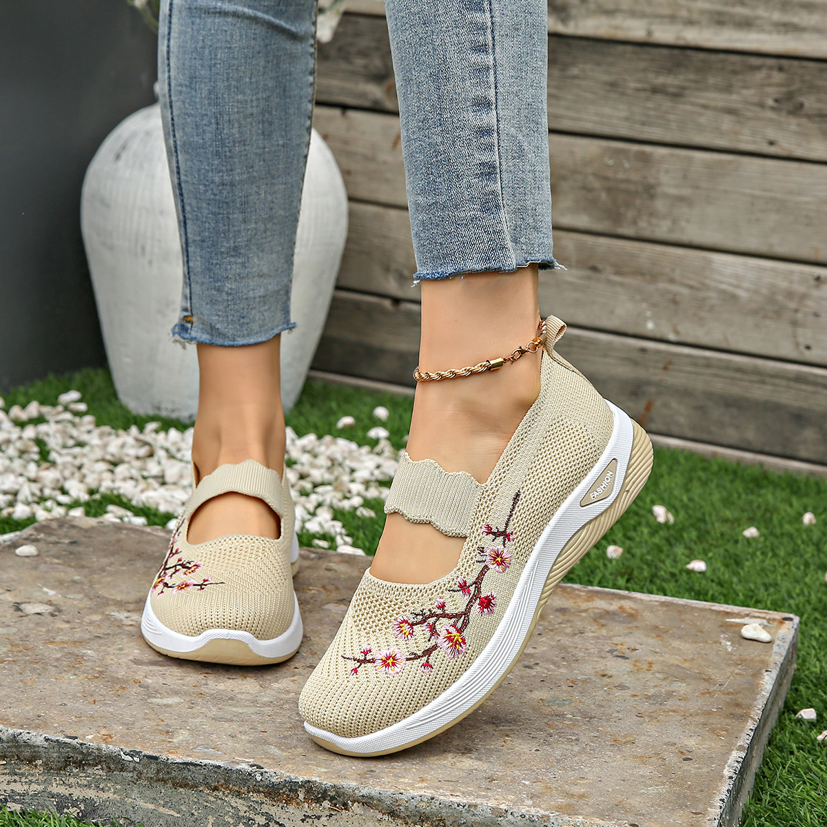 🔥Last Day Promotion 70% OFF🔥- Women's comfortable breathable floral knitted sneakers