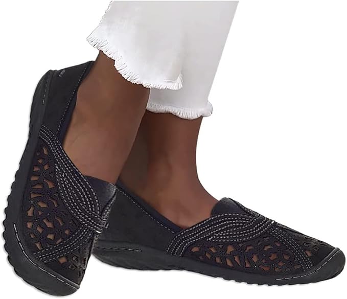 Hole Embroidered Toe Cap Casual Women's Shoes