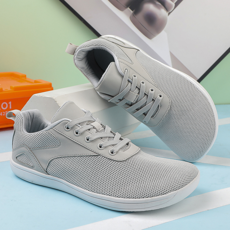 New wide last casual sports shoes for men and women