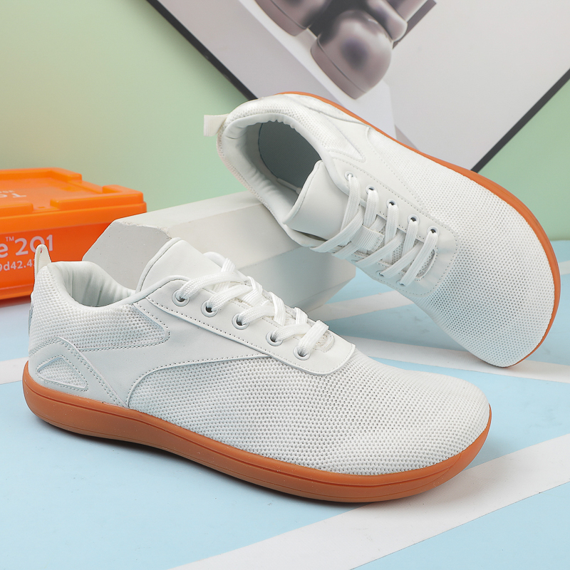 New wide last casual sports shoes for men and women