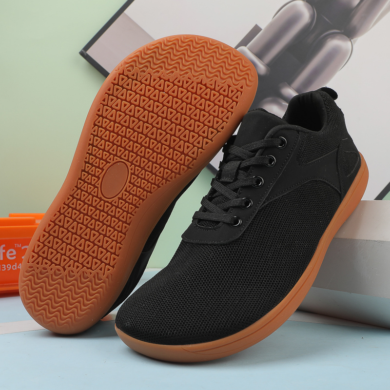 New wide last casual sports shoes for men and women
