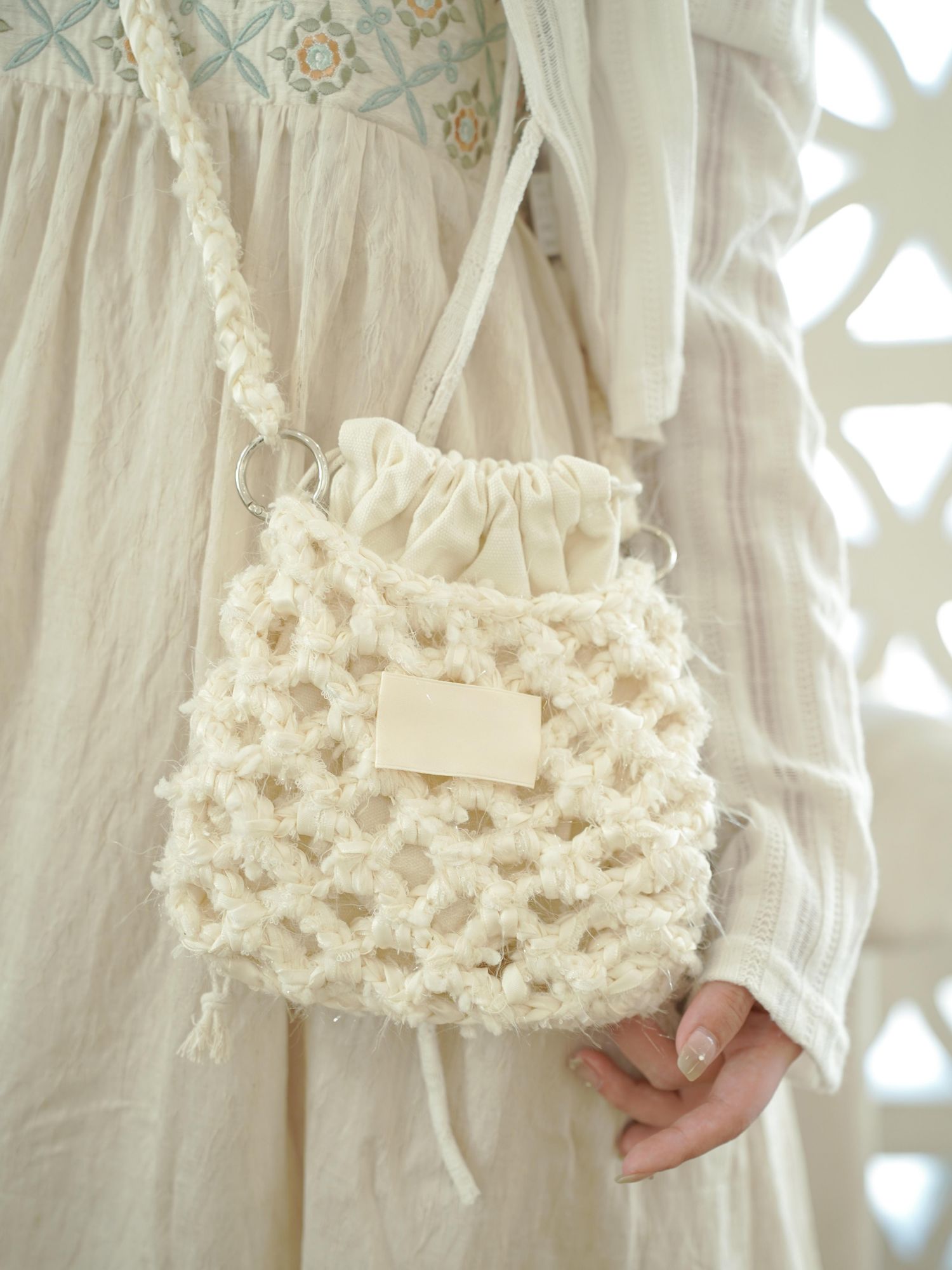 Hand mixed thread pineapple bag wind chime DIY material bag original woven gift crossbody handmade warm white-HOOKSTH