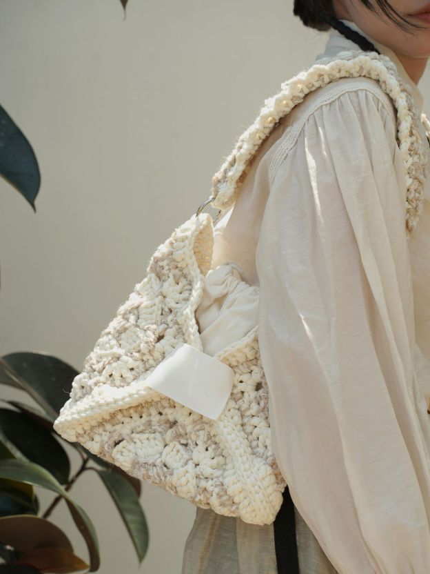 Hand mixed thread flower bag DIY material bag crocheted shoulder handmade gift original-HOOKSTH