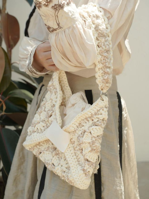 Hand mixed thread flower bag DIY material bag crocheted shoulder handmade gift original-HOOKSTH