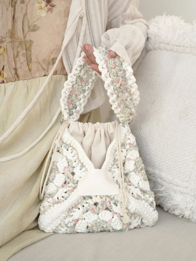 Hand mixed thread flower bag DIY material bag crocheted shoulder handmade gift original-HOOKSTH
