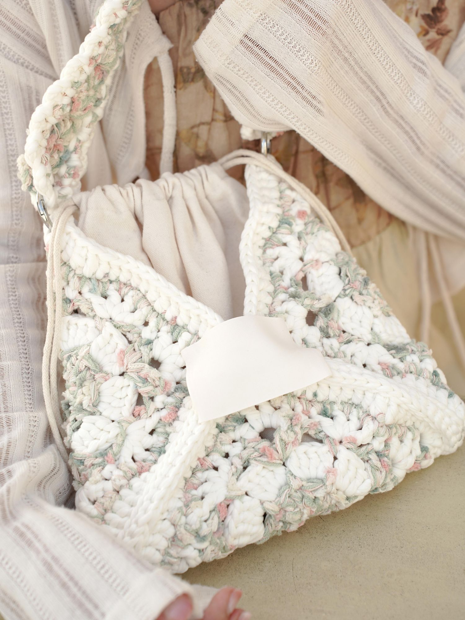 Hand mixed thread flower bag DIY material bag crocheted shoulder handmade gift original-HOOKSTH