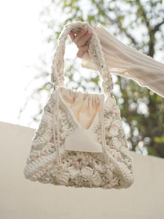 Hand mixed thread flower bag DIY material bag crocheted shoulder handmade gift original-HOOKSTH