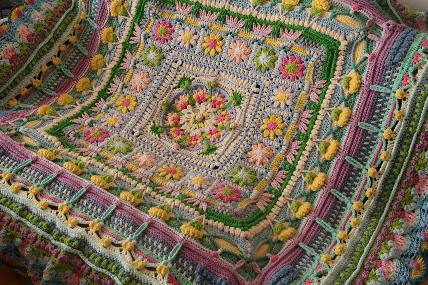 The Wizard of Oz |  Handmade Crochet Vintage Blanket