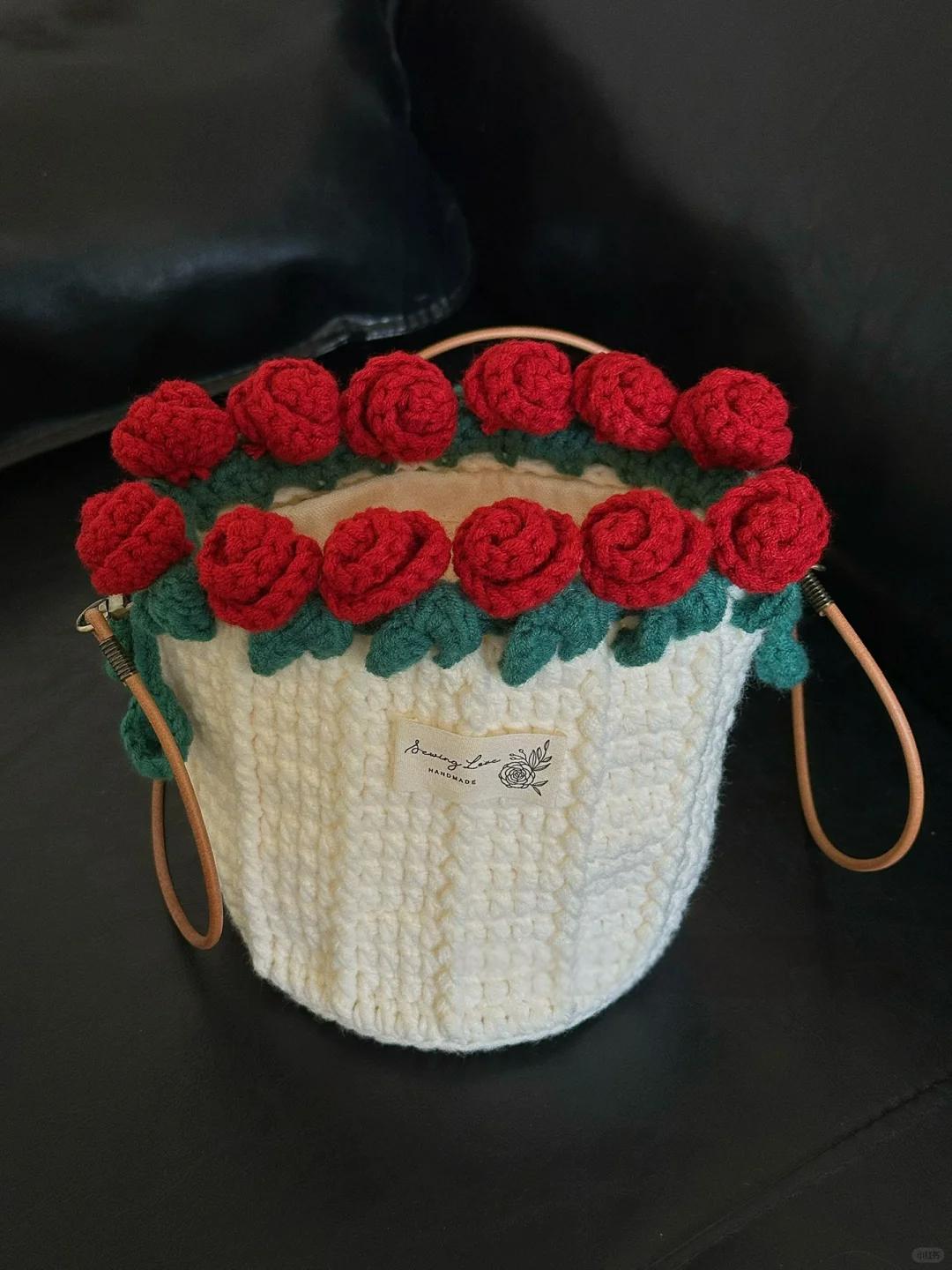 A handful of roses | Handmade Rose Crochet Bag
