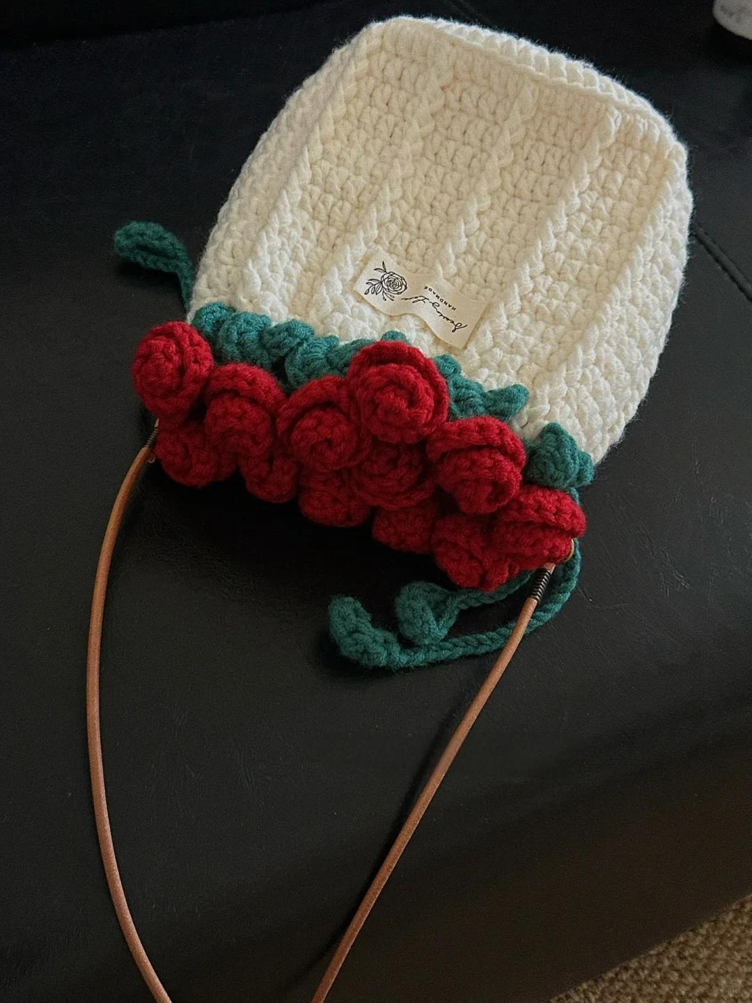 A handful of roses | Handmade Rose Crochet Bag