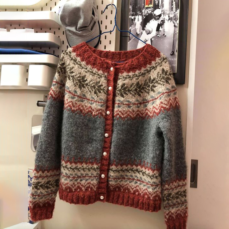 Comodo maglione vintage con bottoni jacquard Fel Island