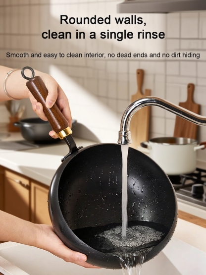 【Made in Japan】 An heirloom-quality, uncoated pure iron skillet — a masterpiece meticulously hand-forged by artisans.