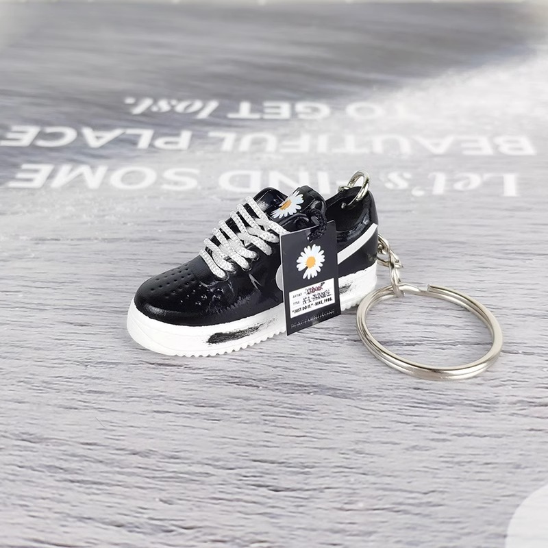 Fans Of G-DRAGON Joint Small Daisy Key Chain GD Model Peripheral Schoo