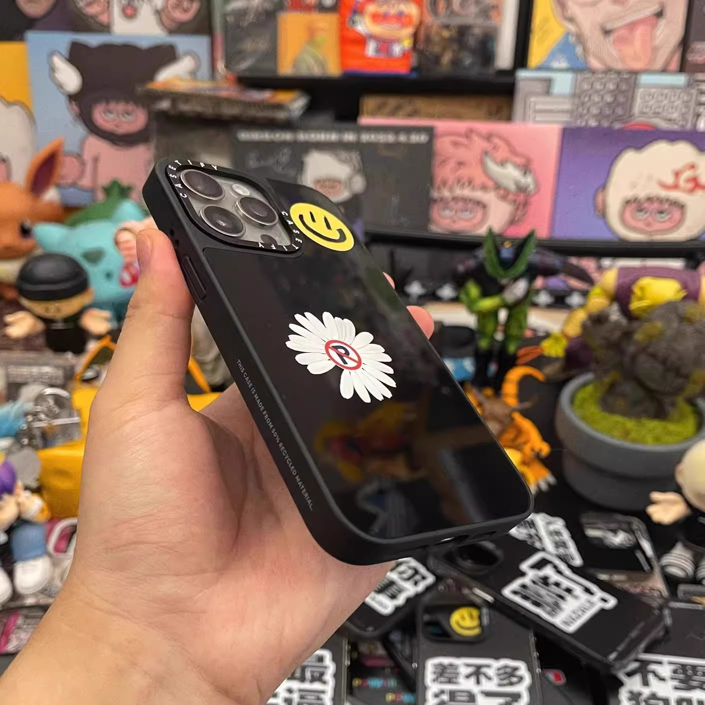 CASETi G-DRAGON CASETi gd with little Daisy flowers yellow smiley face apply apple iPhone16ProMax / 15/13/12/11 mirror magnetic suction hand drop
