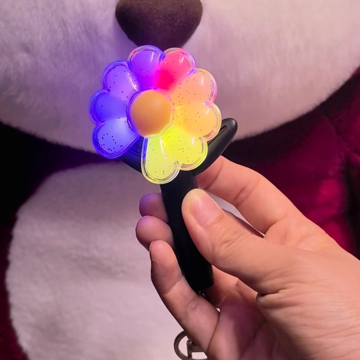 G-Dragon Ubermensch Concert Lightstick Keychain LED Glowing Daisy Charm with Glow-in-the-Dark Fan Lightstick