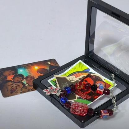 Stranger Things Inspired Crystal Bead Bracelet with Alloy Flower Charm, Upside Down Star Pendant, Lucky Crystal Energy Jewelry for Fans, Handmade Hawkins Themed Accessory, Gift for Women Men, Supernatural Collectible Fan Bracelet