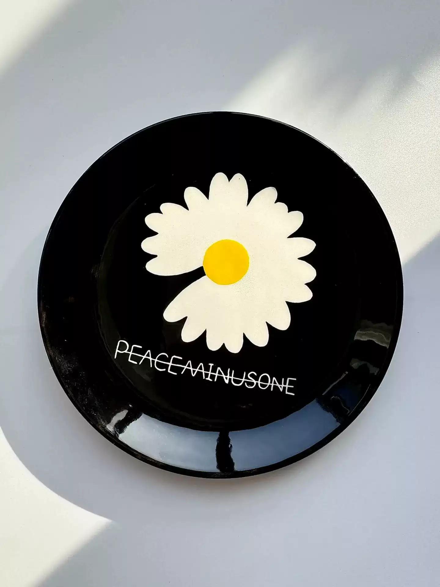 [G-Dragon] Bigbang GDragon PMO Daisy-Inspired Ceramic Plate