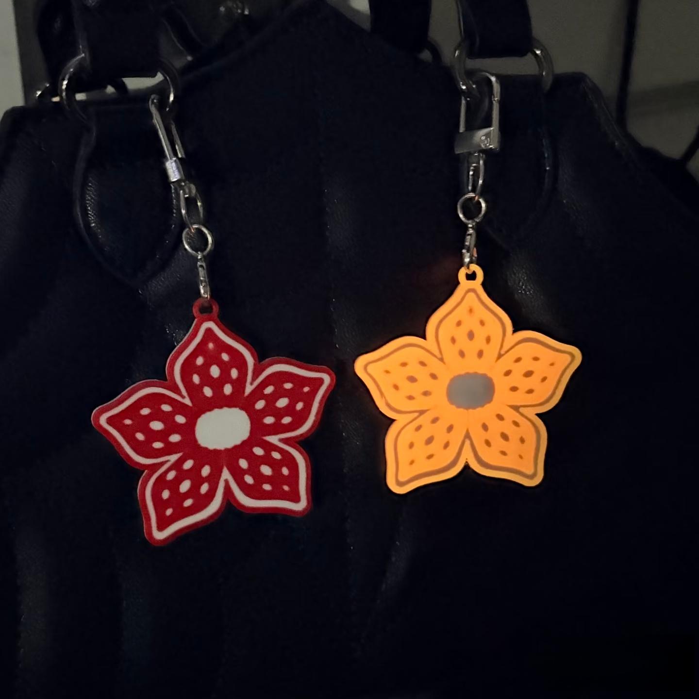 Stranger Things Demogorgon Keychain Glow in The Dark 3D Printed Backpack Charm Cool Collectible Gift for Fans Unique Resin Accessory for Keys Bag Zipper The Ultimate Collector's Accessory