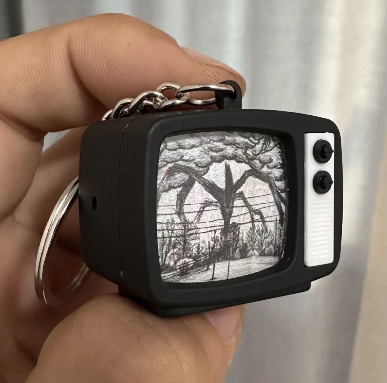 [Stranger Things] Mini TV Light & Sound Keychain with Compact Stylish Light and Themed Sounds for Fans