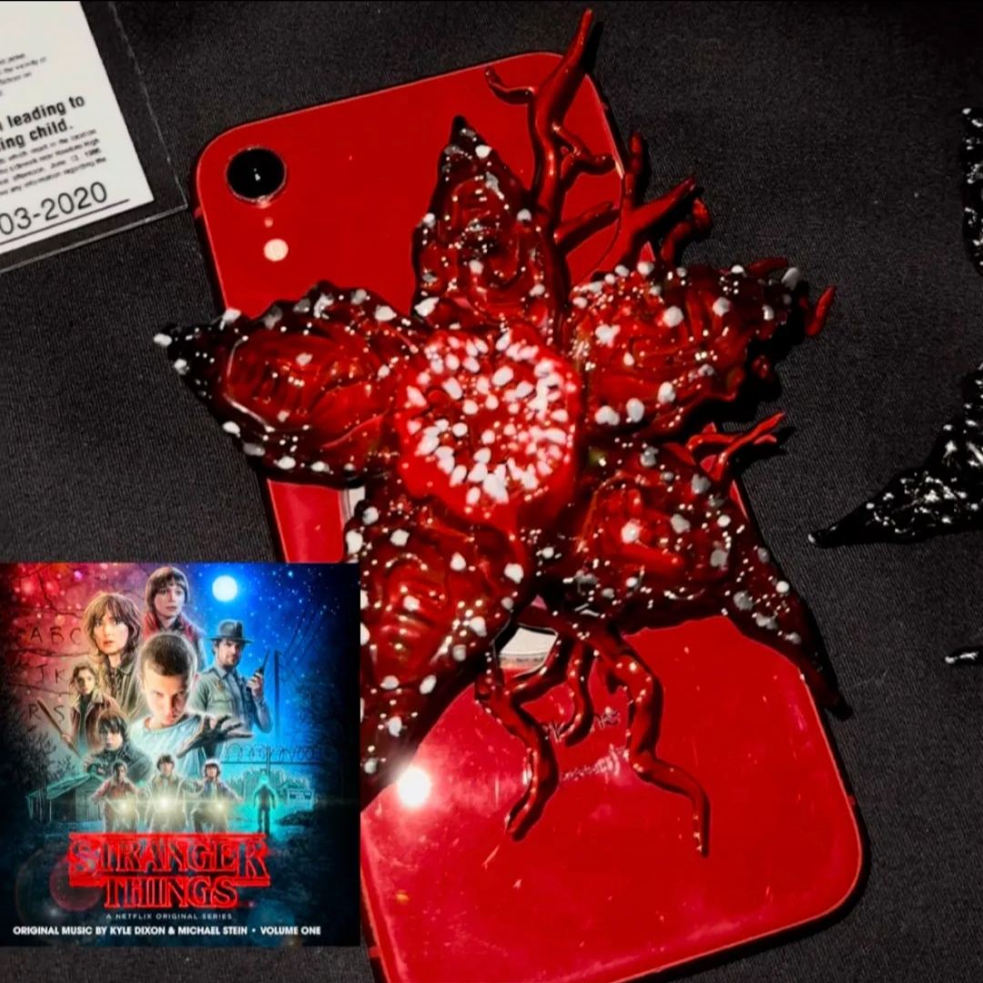 Stranger Things Upside Down Demon Flower Phone Stand | Red Monster-Inspired Phone Holder | Creative Horror-Themed Mobile Decor Accessory