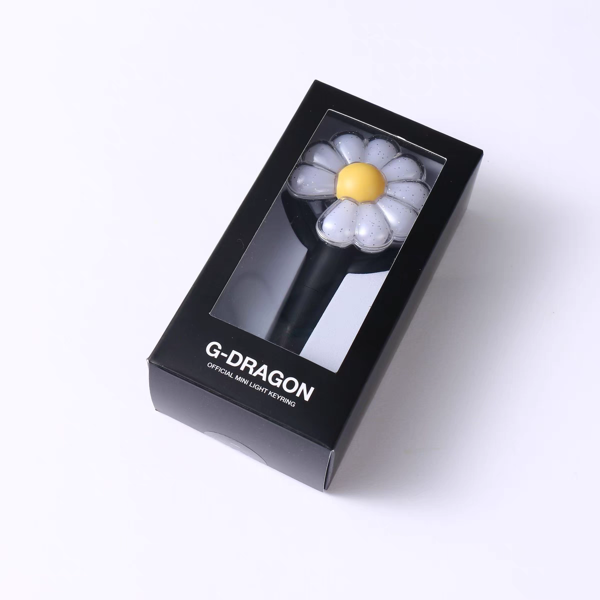 G-Dragon Ubermensch Concert Lightstick Keychain LED Glowing Daisy Charm with Glow-in-the-Dark Fan Lightstick