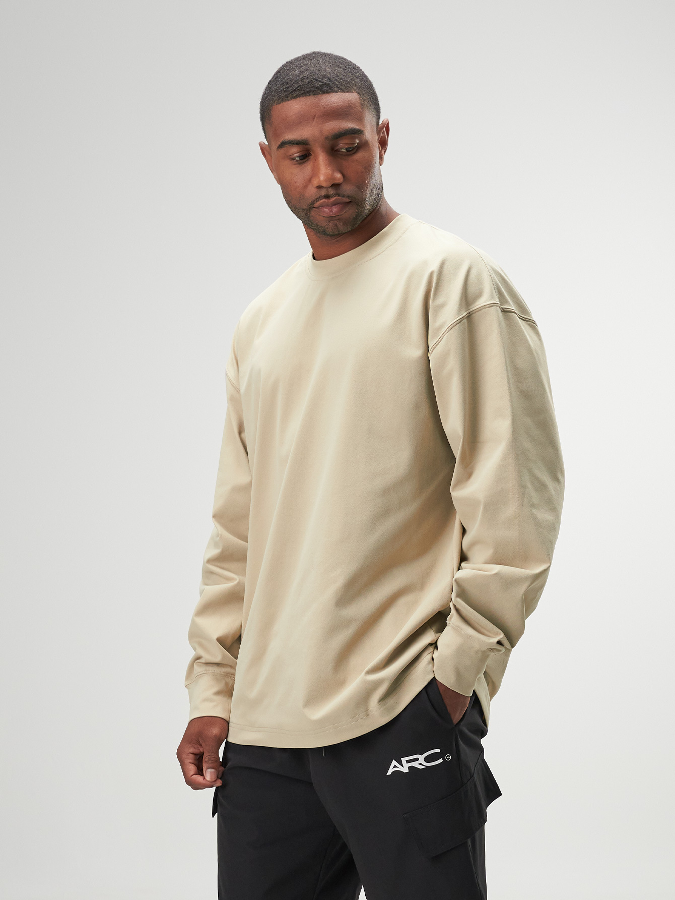 ARC Men's Dropped Shoulder Round Neck Loose Casual Versatile Long Sleeve Apricot Top