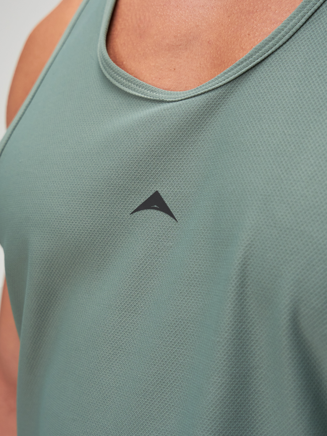 ARC Activewear Tanktop Cutoff Tee Stringer Sports Tank Running Gym Workout Summer