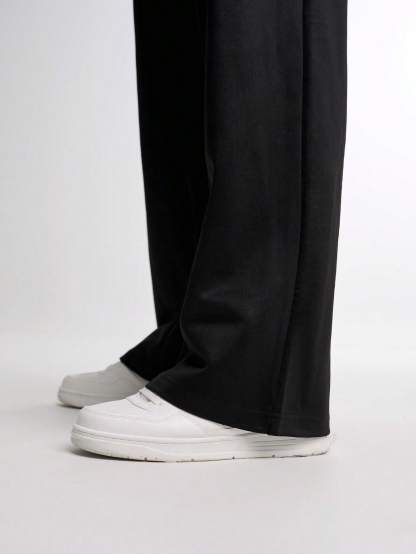 Still Form Wide Leg Sweatpant