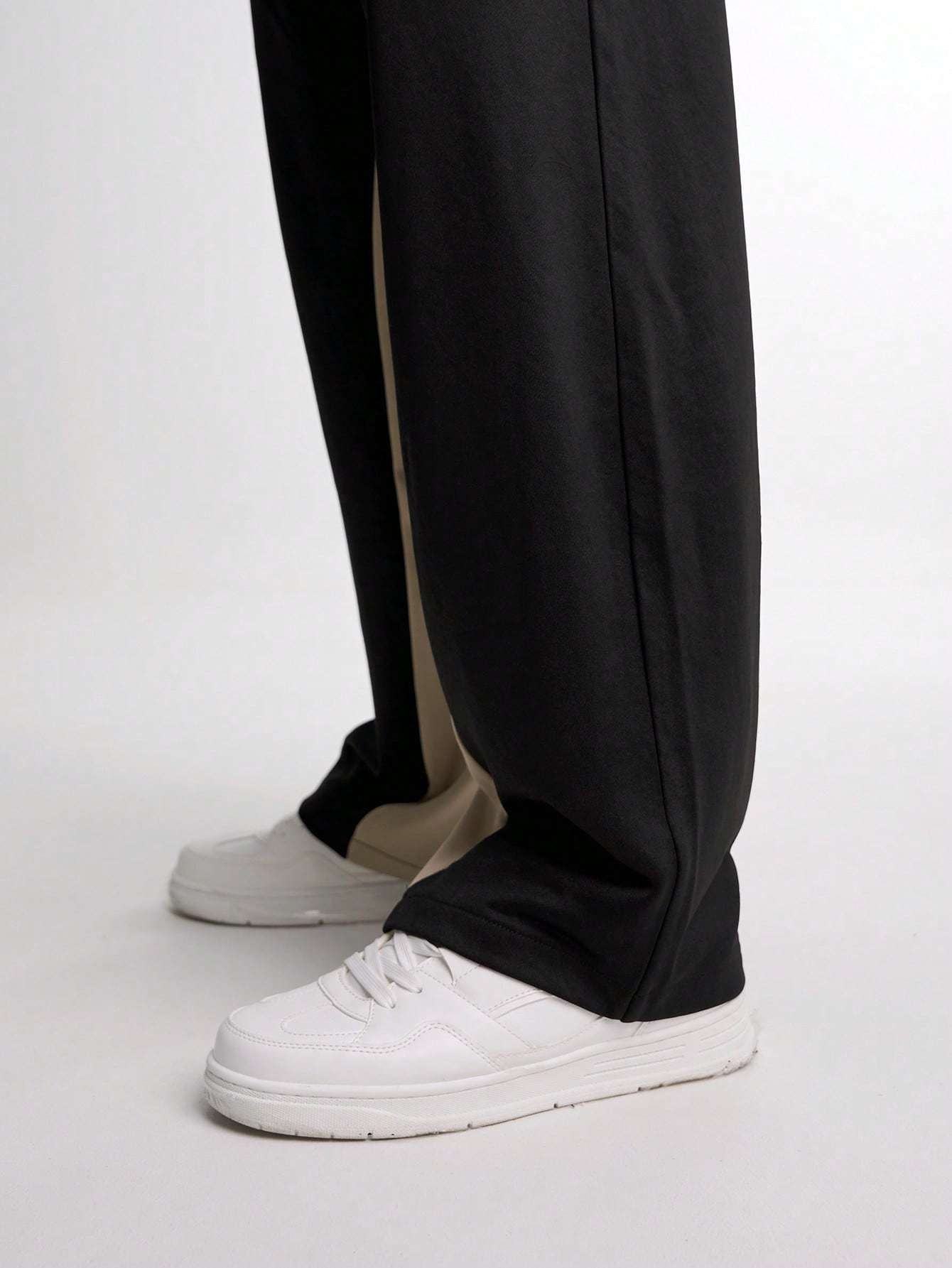 Crest Straight Leg Sweatpant