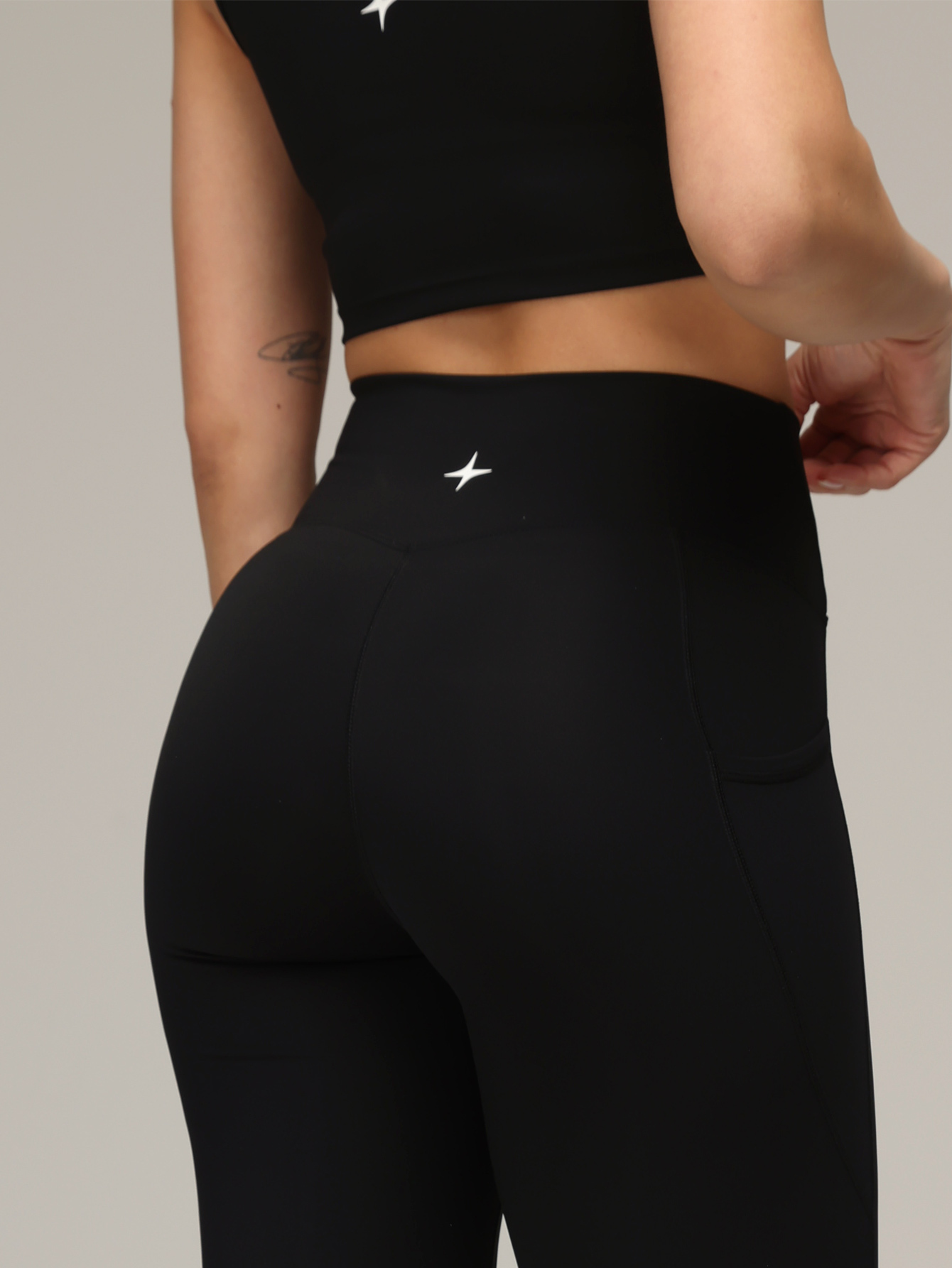 SoftForm™ Still Bloom High Waisted Pocket Legging