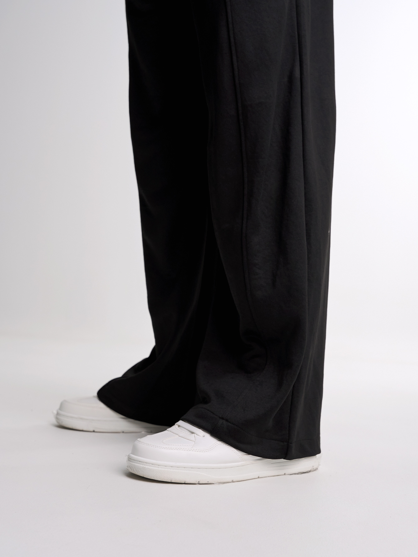 Aero Baggy Sweatpant - Black