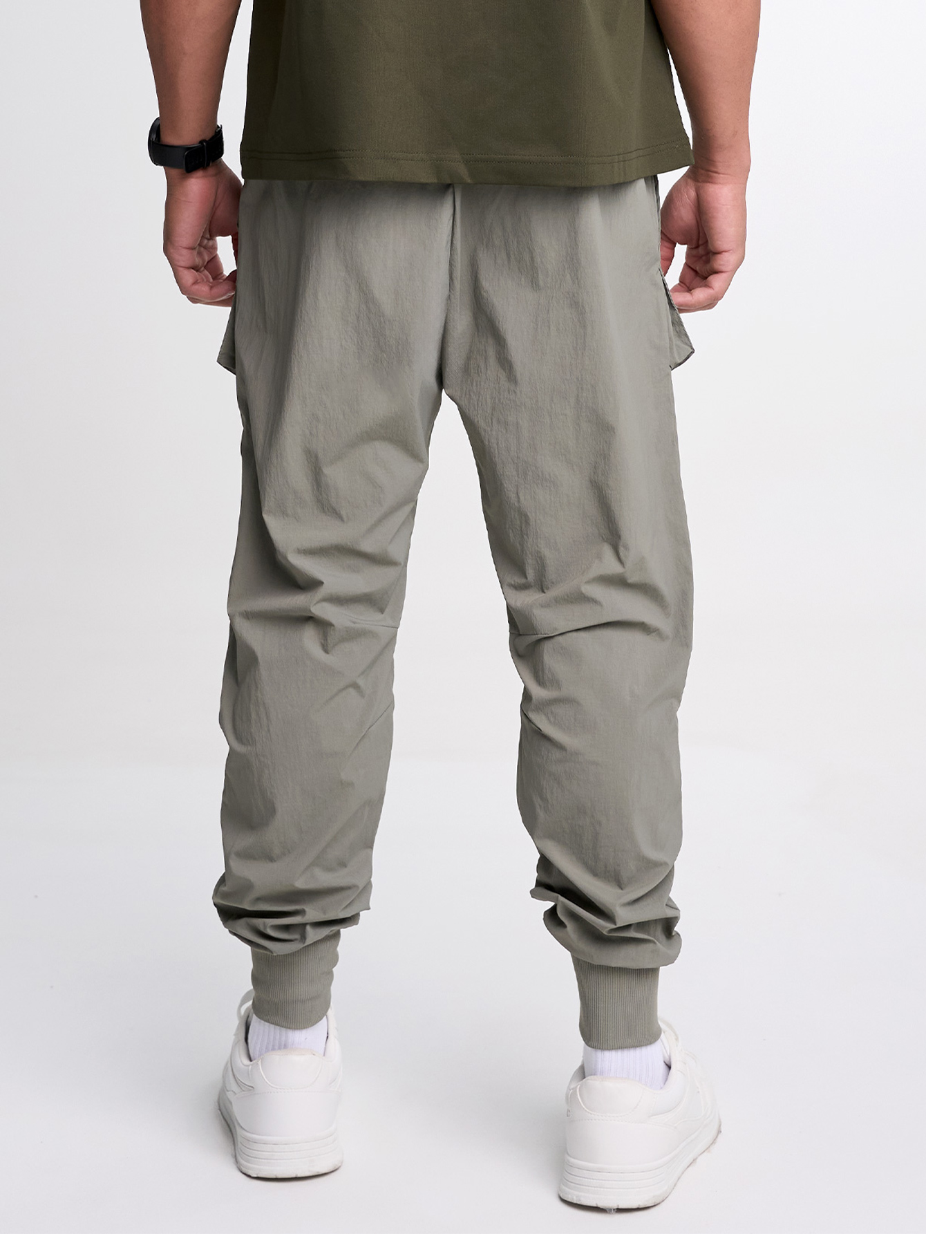 Men's Elastic Waist Zipper Pocket Casual Tapered Sports Pants