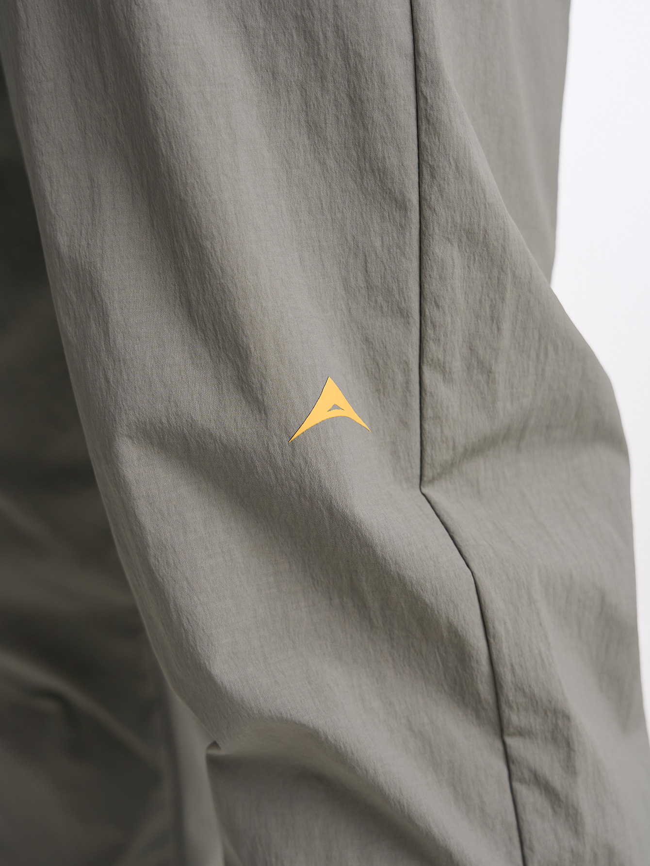 Men's Elastic Waist Zipper Pocket Casual Tapered Sports Pants