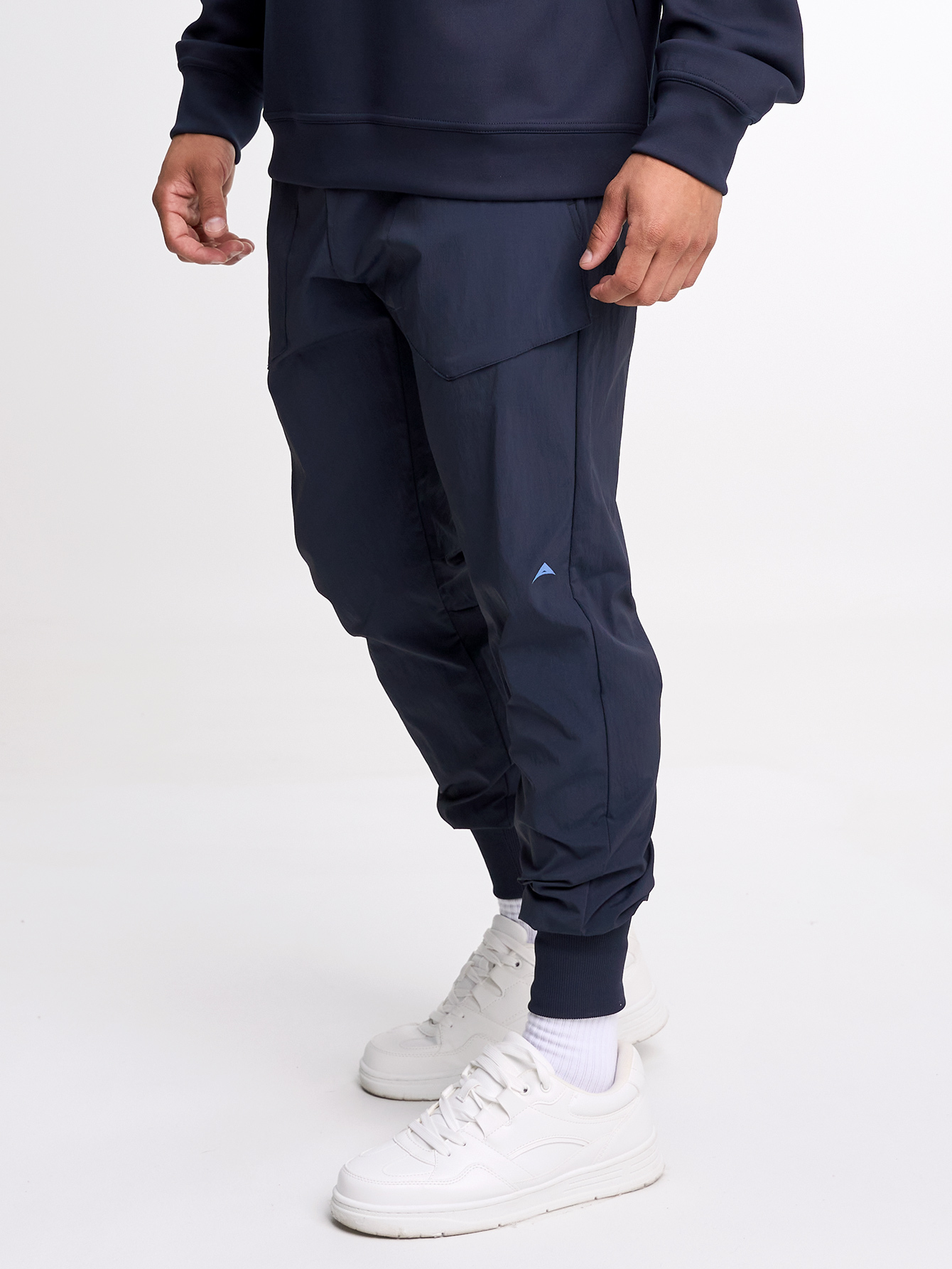Men's Elastic Waist Zipper Pocket Casual Tapered Sports Pants