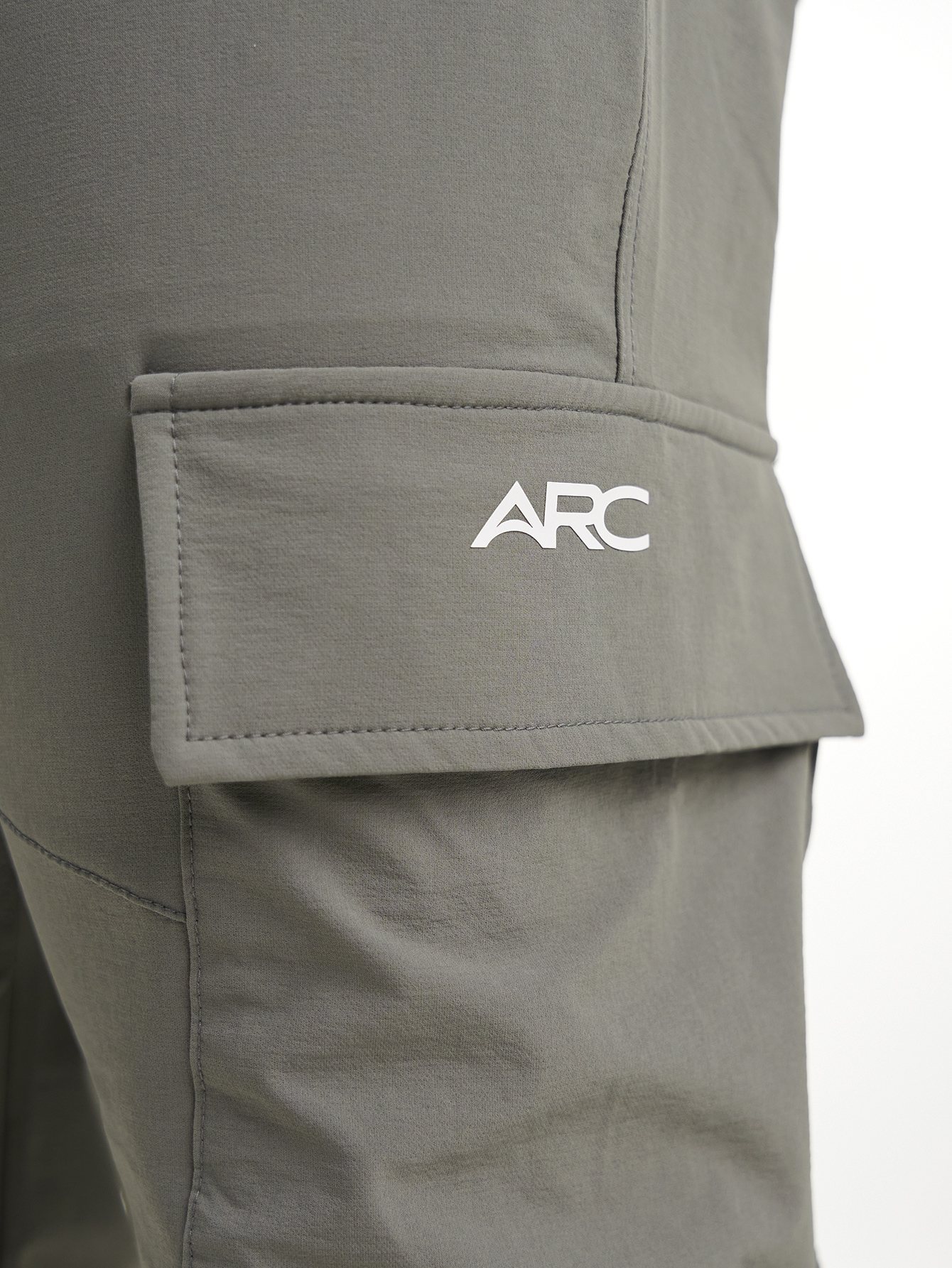 ARC All-Day Comfort Workout Training FashionCloudTouch Fabric Wafeproof Cargo Joggers