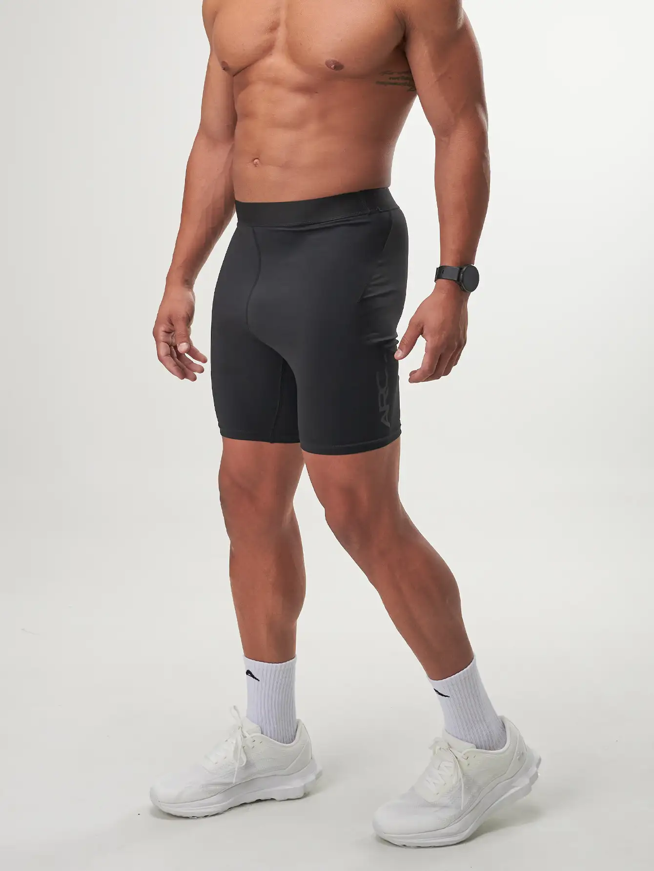 Perform Compression Shorts for Running & Gym, Quick-Dry Fabric, Lightweight, Ideal for Basketball and Fitness Training.
