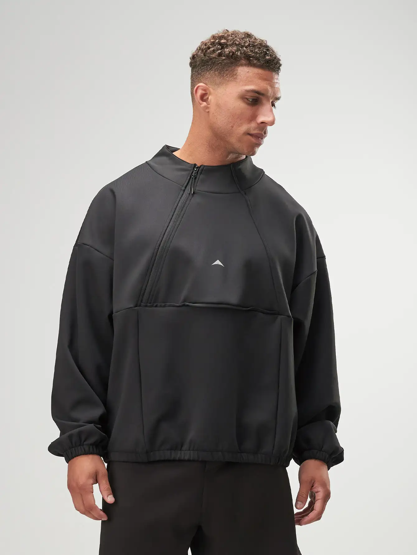 Boundless oversized crewneck sweatshirt for gym workouts, featuring soft fabric and stylish performance design.