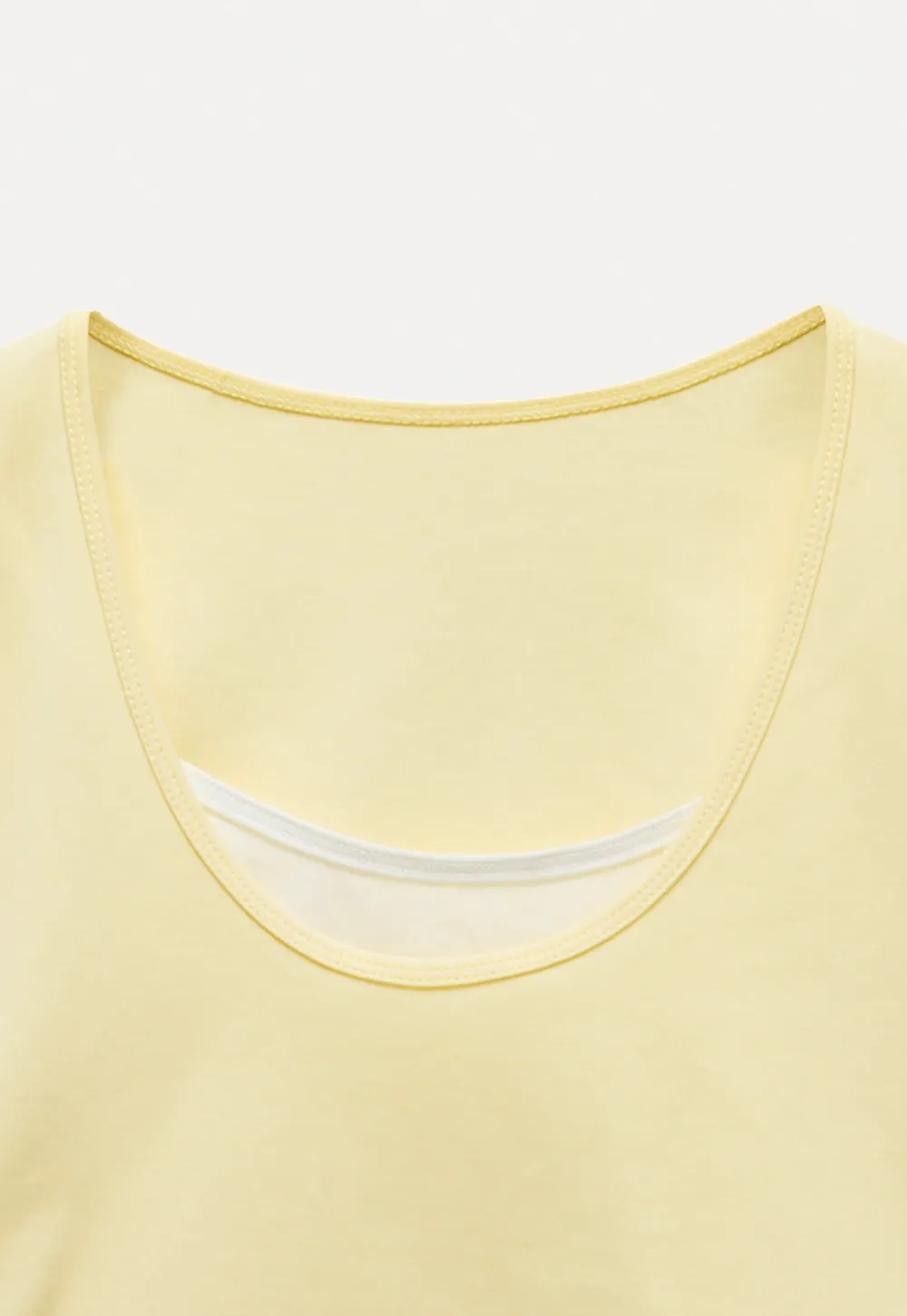 Women’s Mock Two-Piece Ruched Flutter Sleeve Top